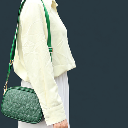 Geanta dama din piele naturala, Lucmark, practica, versatila, design modern, dimensiuni 20 x 7.5 x 14 cm, verde