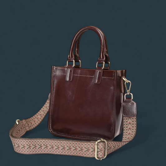 Geanta dama, Lucmark, piele naturala, curele reglabile si detasabile, dimensiuni 20 x 20 x 8 cm, design minimalist, versatila, maro inchis