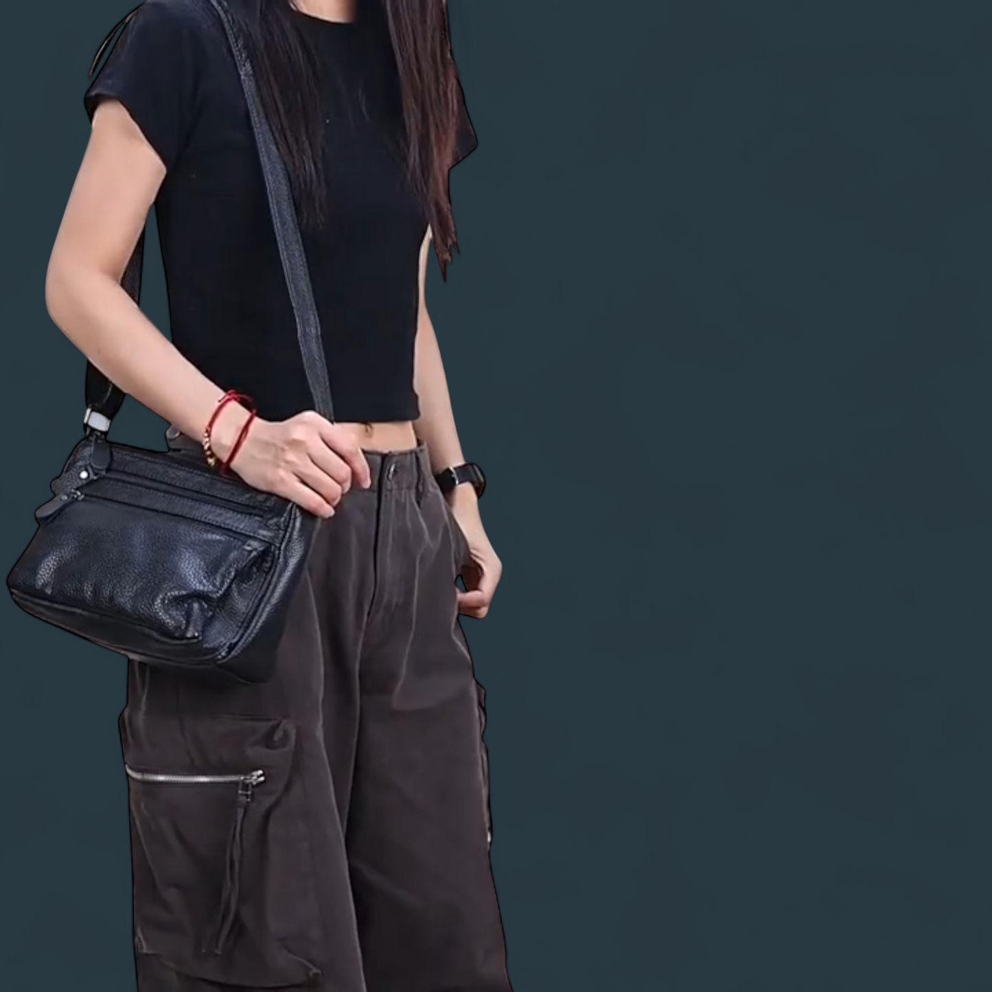 Geanta dama din piele naturala, Lucmark, design practic, compartimentare eficienta, curea reglabila, dimensiuni 24 x 10 x 18 cm, negru