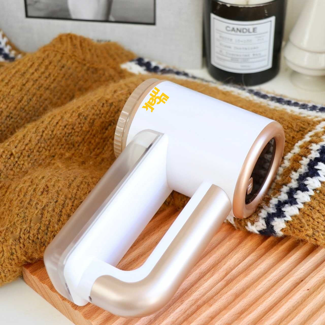 Aparat electric pentru indepartarea scamelor, Lucmark, Model B7, Acumulator, Portabil, Baterie 2000 mAh, 6000-8000 rot/min, Alb-Aur roz