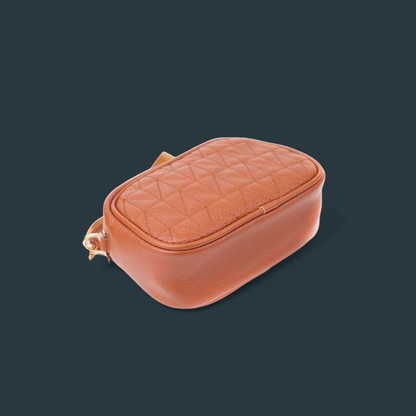 Geanta dama din piele naturala, Lucmark, practica, versatila, design modern, dimensiuni 20 x 7.5 x 14 cm, maro