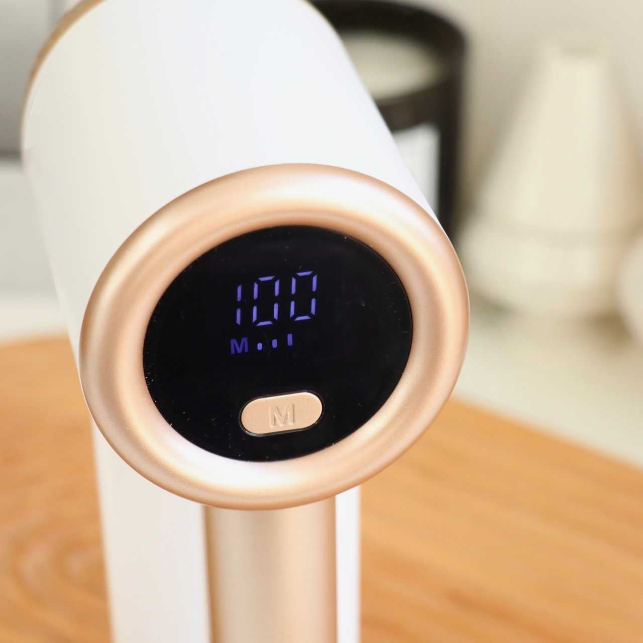 Aparat electric pentru indepartarea scamelor, Lucmark, Model B7, Acumulator, Portabil, Baterie 2000 mAh, 6000-8000 rot/min, Alb-Aur roz