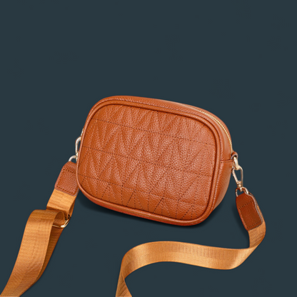 Geanta dama din piele naturala, Lucmark, practica, versatila, design modern, dimensiuni 20 x 7.5 x 14 cm, maro