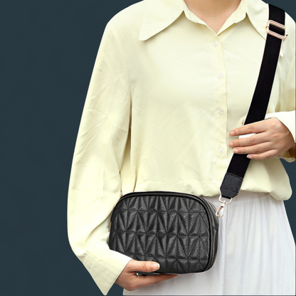 Geanta dama din piele naturala, Lucmark, practica, versatila, design modern, dimensiuni 20 x 7.5 x 14 cm, negru