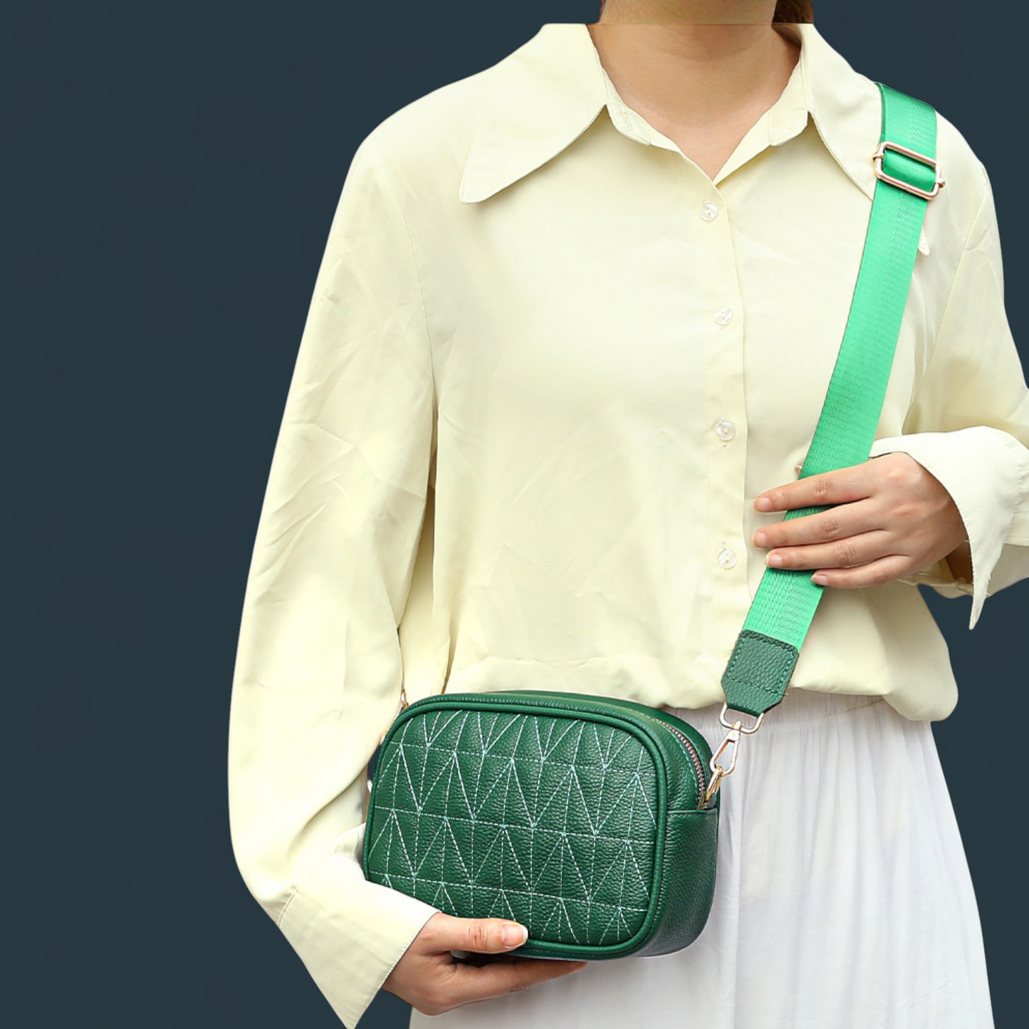 Geanta dama din piele naturala, Lucmark, practica, versatila, design modern, dimensiuni 20 x 7.5 x 14 cm, verde