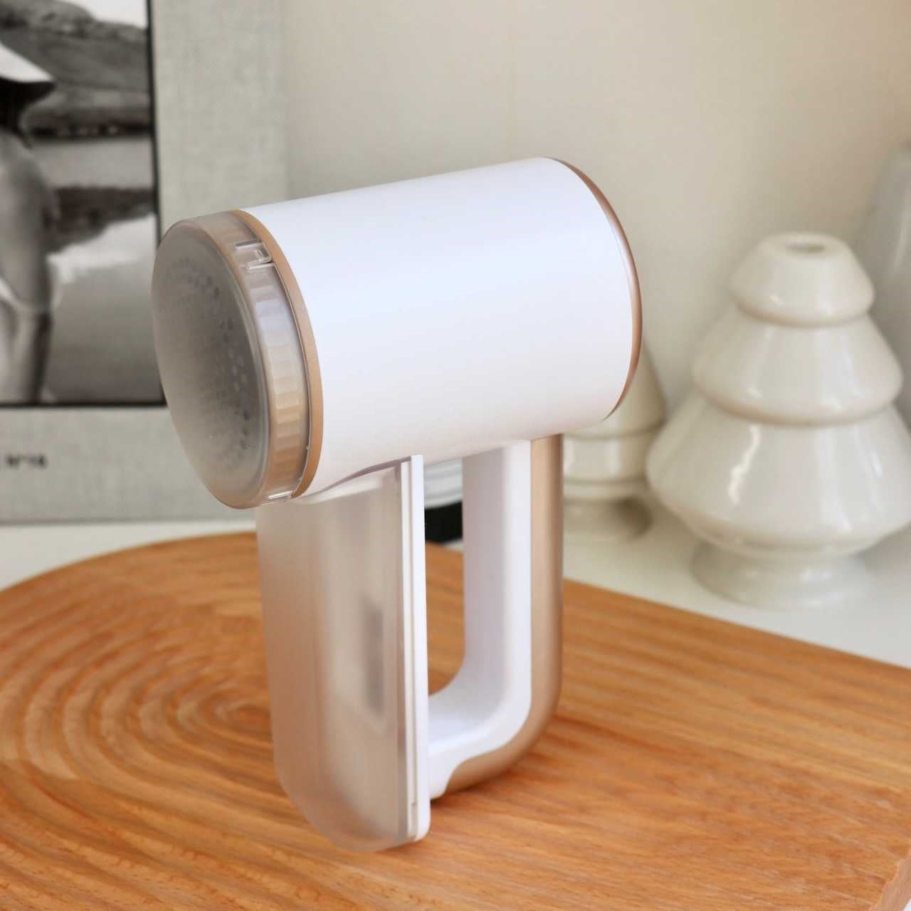 Aparat electric pentru indepartarea scamelor, Lucmark, Model B7, Acumulator, Portabil, Baterie 2000 mAh, 6000-8000 rot/min, Alb-Aur roz