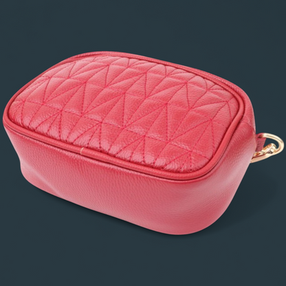 Geanta dama din piele naturala, Lucmark, practica, versatila, design modern, dimensiuni 20 x 7.5 x 14 cm, rosu