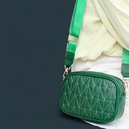 Geanta dama din piele naturala, Lucmark, practica, versatila, design modern, dimensiuni 20 x 7.5 x 14 cm, verde