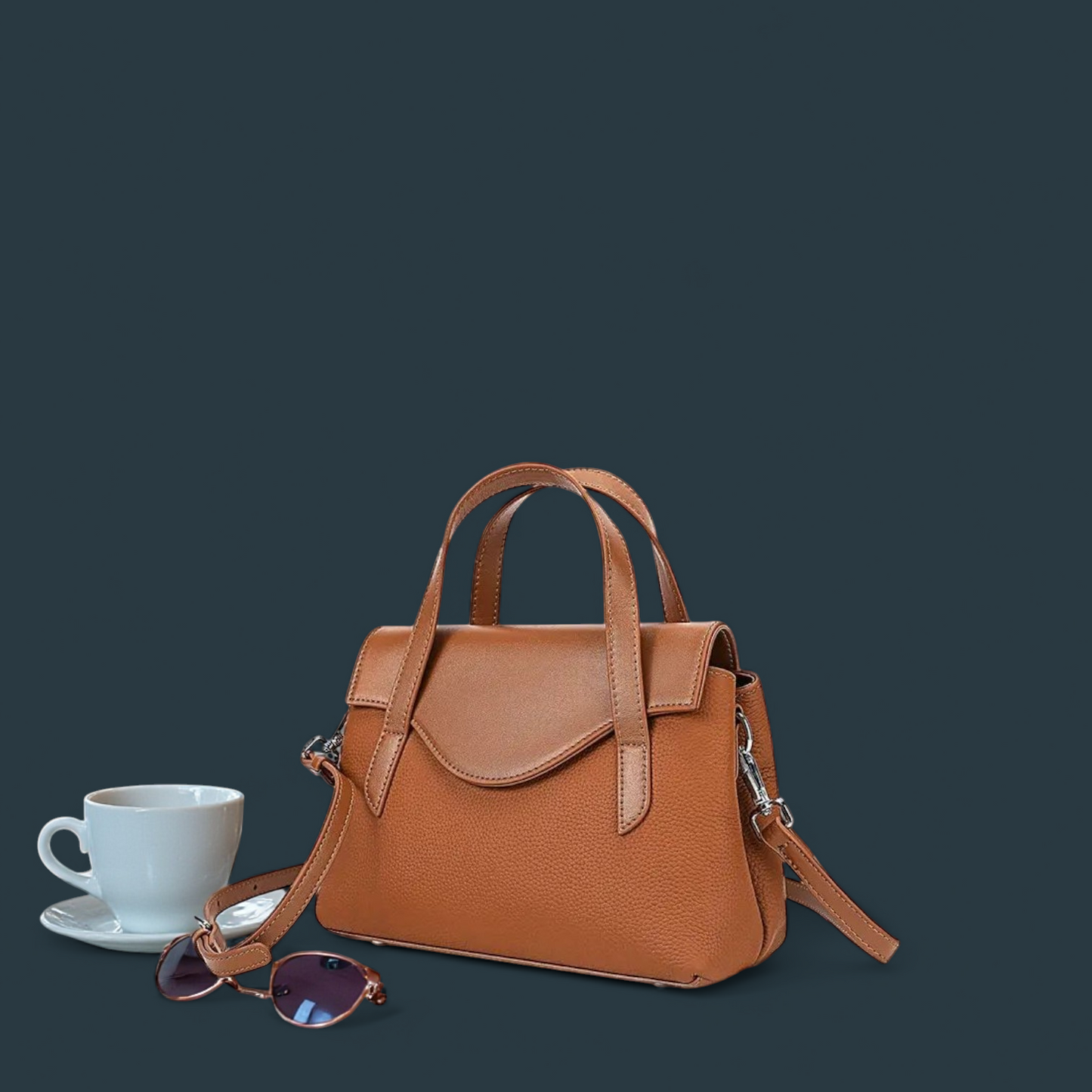 Geanta dama din piele naturala, Lucmark, compartimentare eficienta, design elegant, versatila, curele reglabile si detasabile, dimensiuni 25.5 x 11 x 17 cm, culoare – Maro