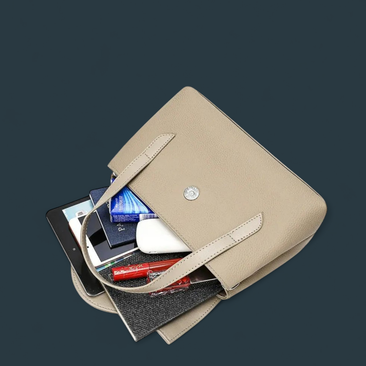 Geanta dama din piele naturala, Lucmark, compartimentare eficienta, design elegant, versatila, curele reglabile si detasabile, dimensiuni 25.5 x 11 x 17 cm, culoare – cafea cu lapte